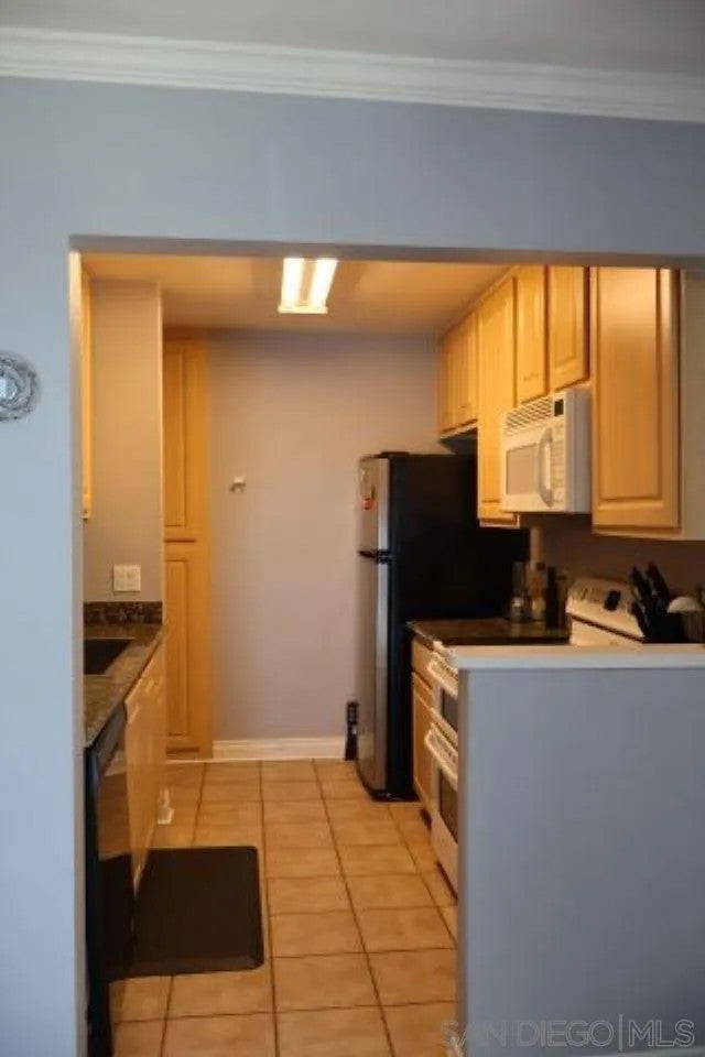 589 N Johnson 230