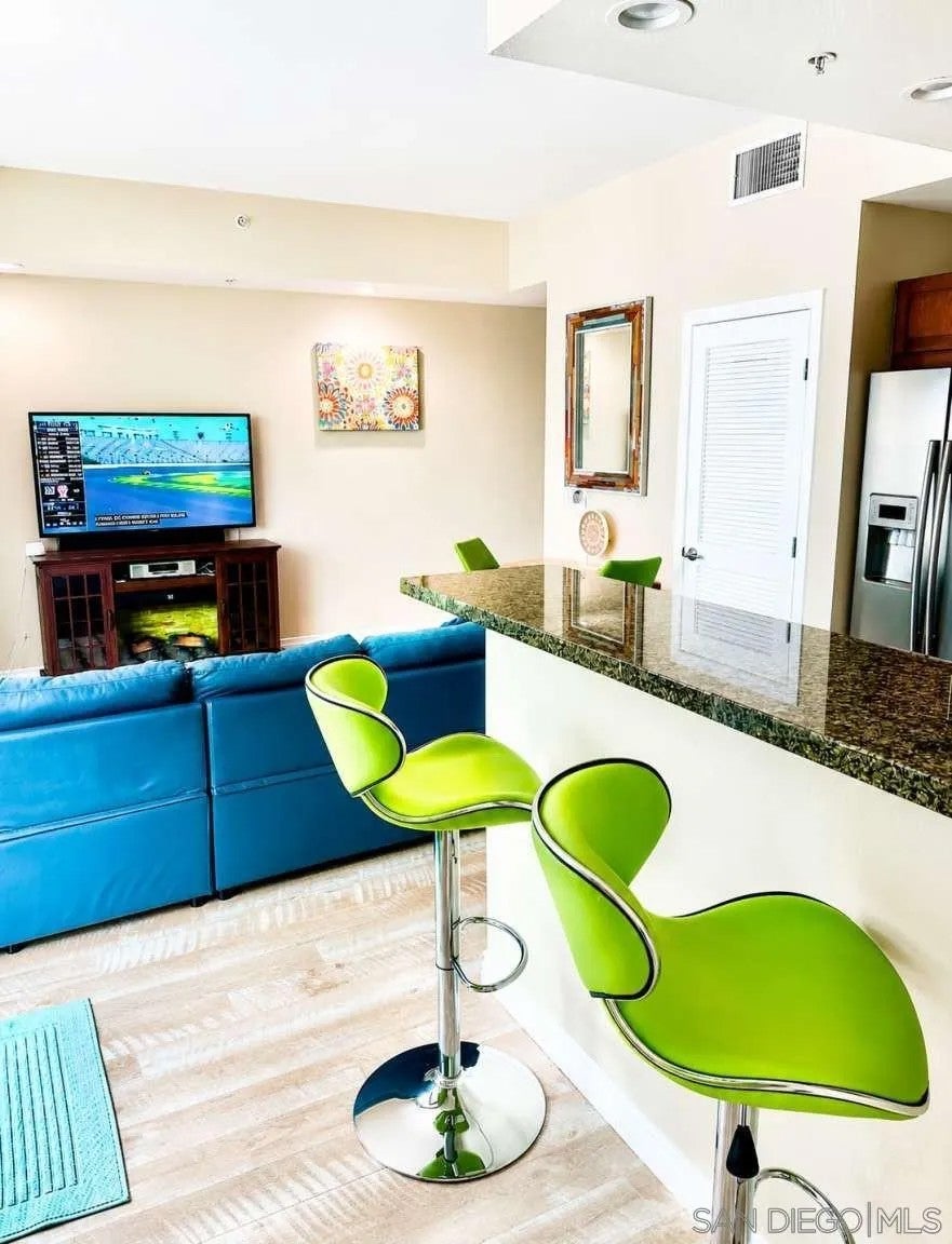206 Park BLVD 402