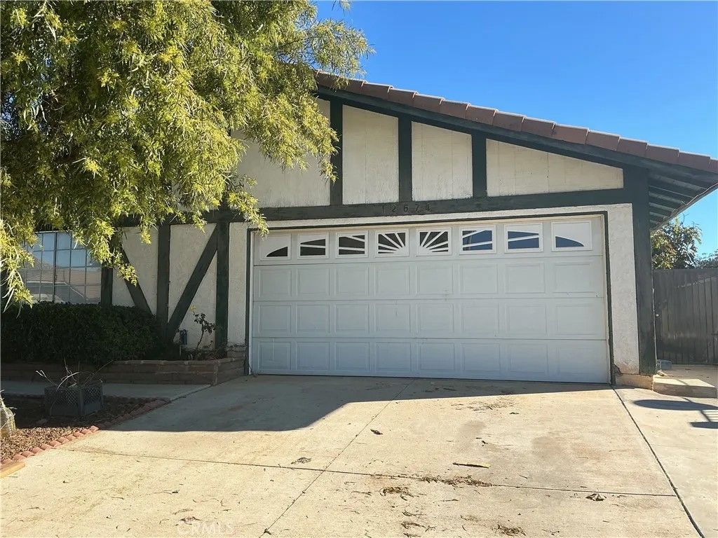 Photo of 12674 Shadybend Dr, Moreno Valley, CA 92553 (MLS # IV25274974)