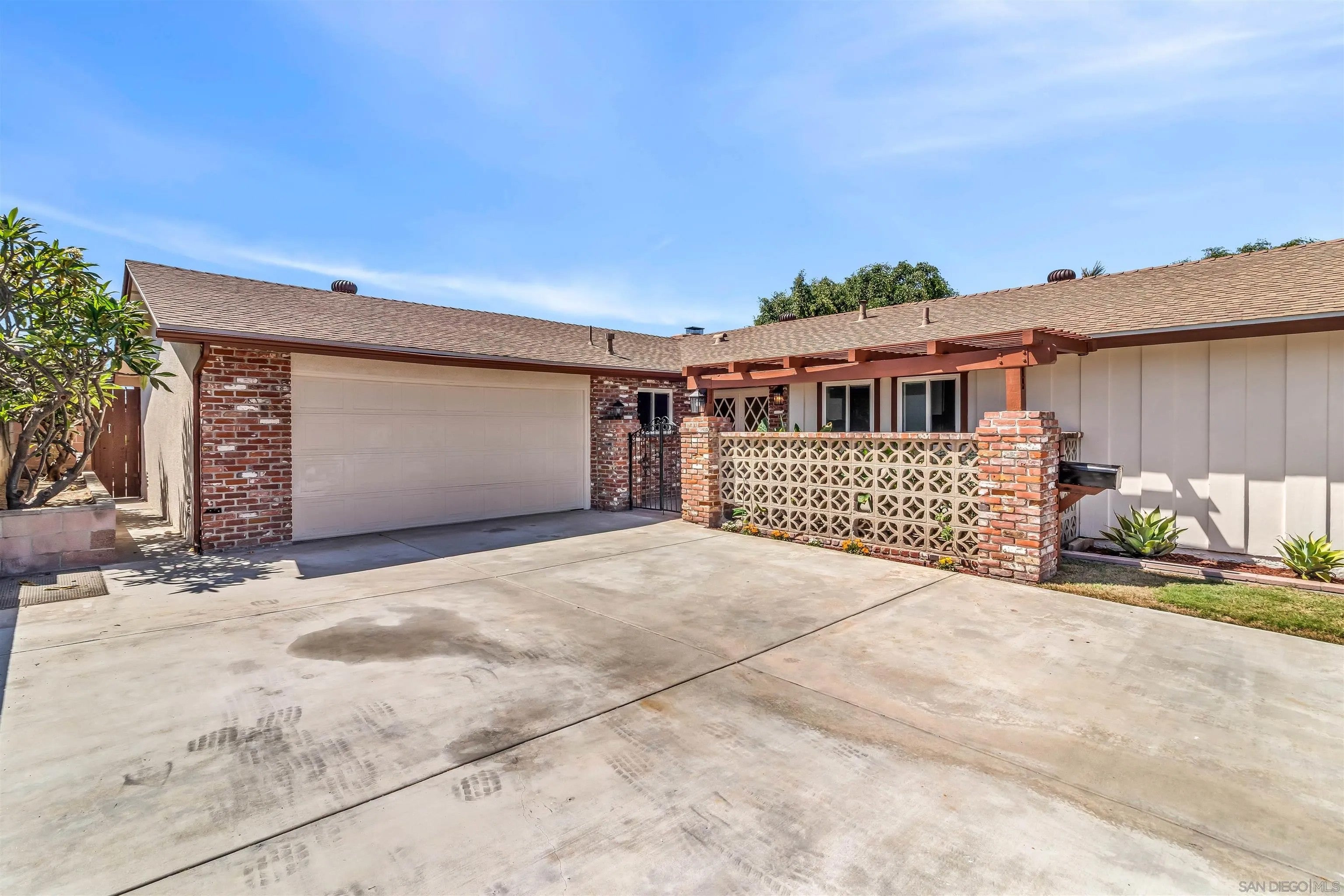 926 Maria Way