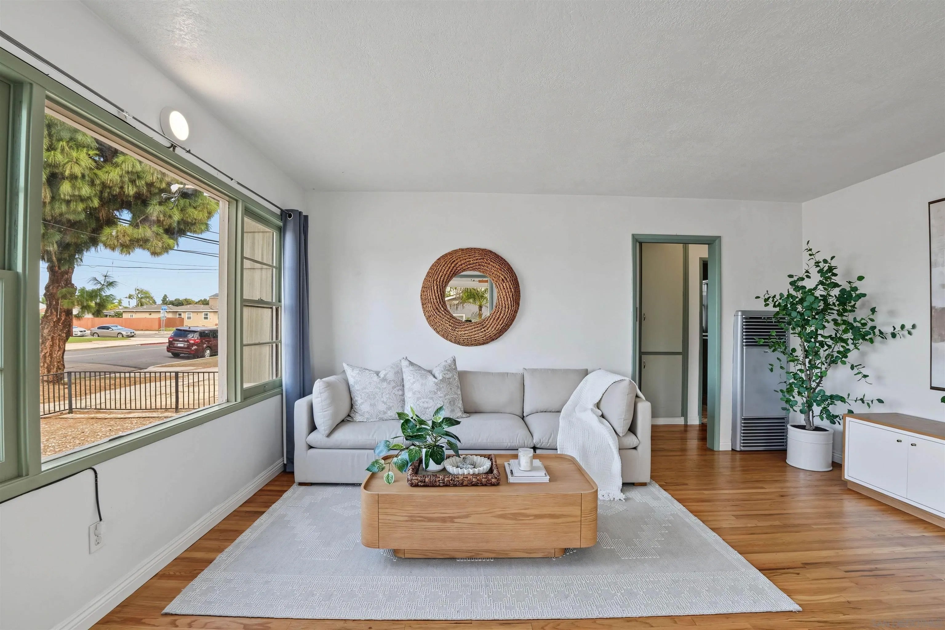 208 K St