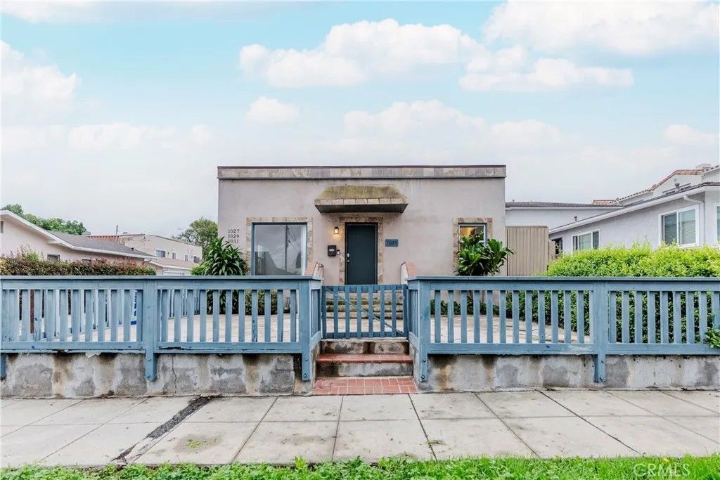 Photo of 1025 W 12th St, San Pedro, CA 90731 (MLS # OC25279652)