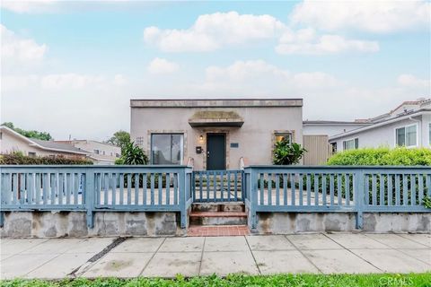 Photo of 1025 W 12th St, San Pedro, CA 90731 (MLS # OC25279652)