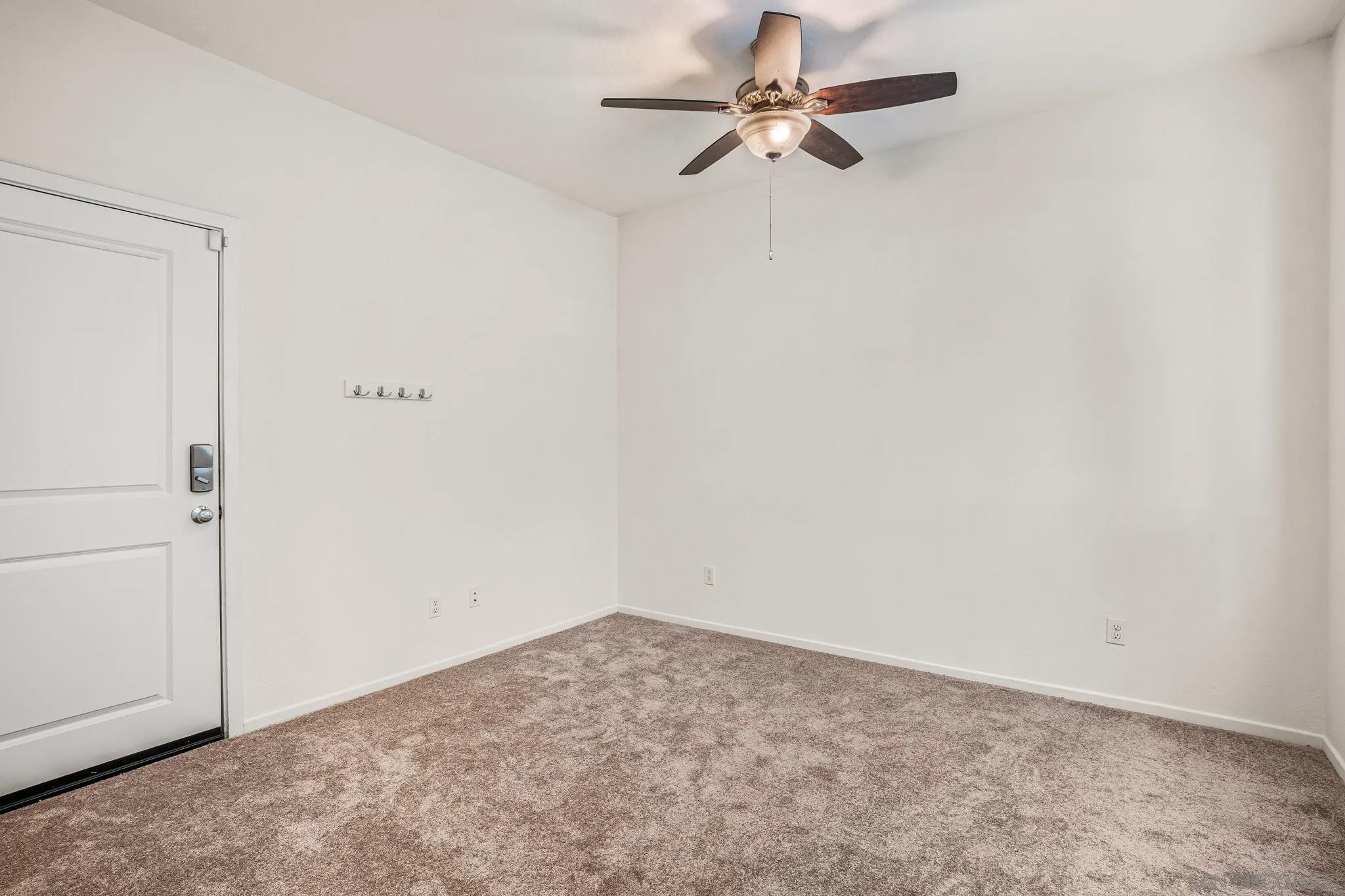 225 Royal Glen 408