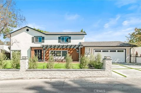 Photo of 22733 Islamare Ln, Lake Forest, CA 92630 (MLS # OC26042269)