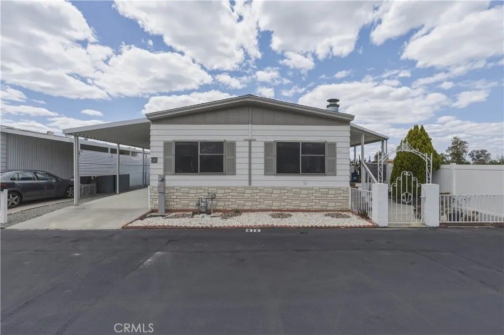Photo of 655 E Main St #98, San Jacinto, CA 92583 (MLS # CV26093306)