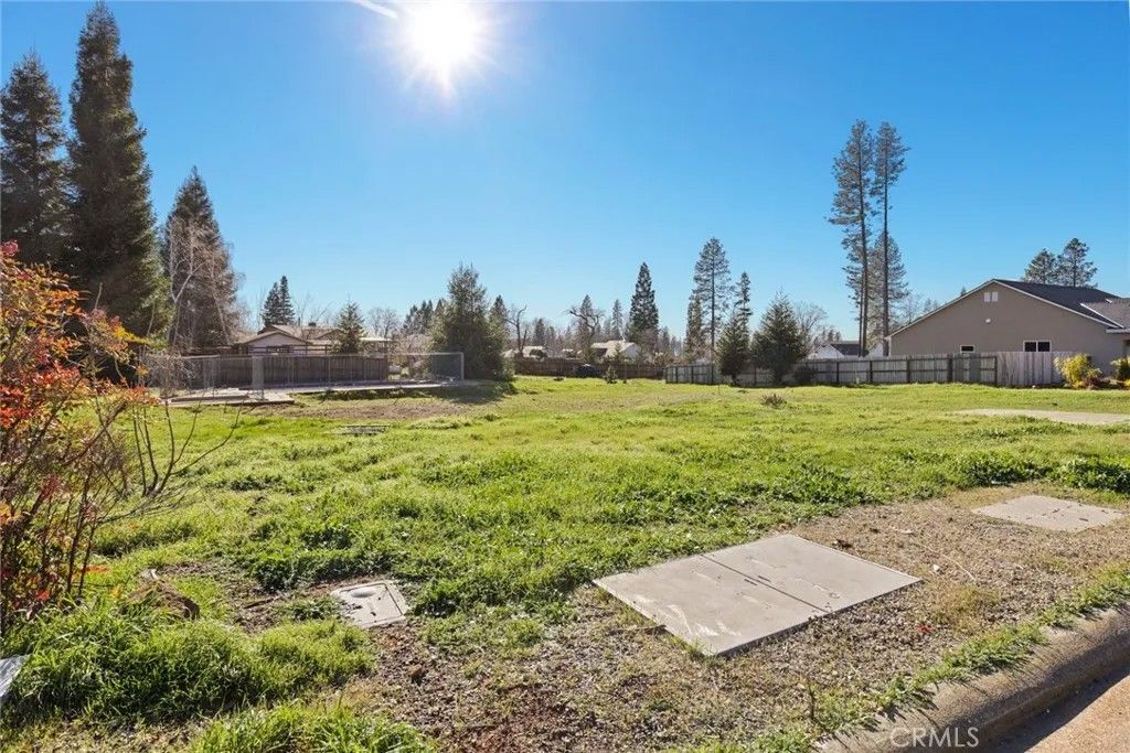 Photo of 1474 Country Oak Dr, Paradise, CA 95969 (MLS # SN26009562)