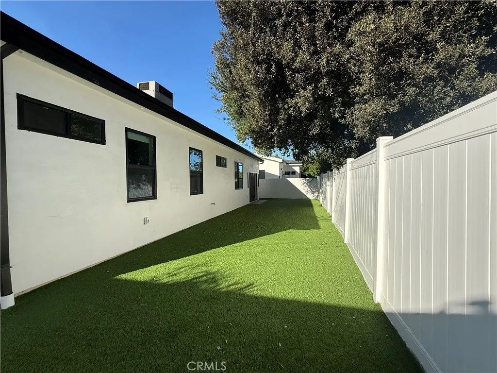 Photo of 8622 Lubao Avenue, Winnetka, CA 91306 (MLS # SR25271416)