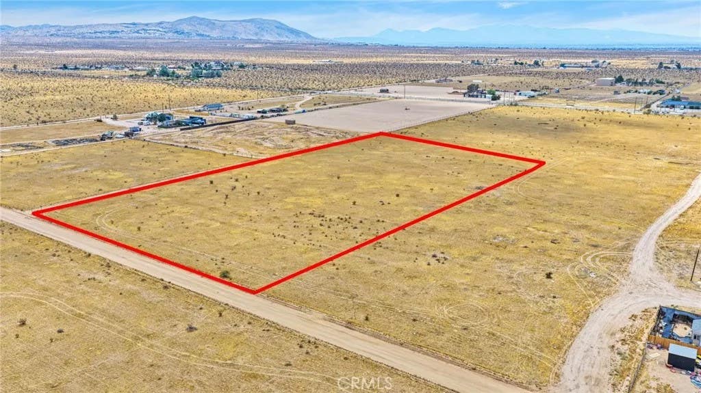 Photo of 0 Sierra Pelona, Apple Valley, CA 92308 (MLS # HD26163918)