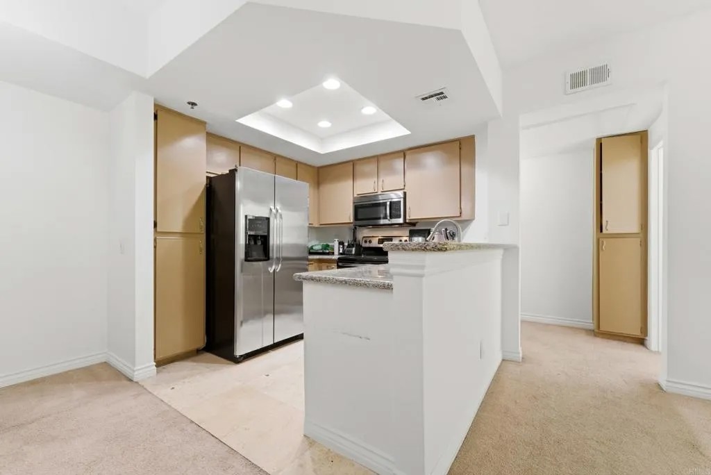 680 Camino De La Reina 2201