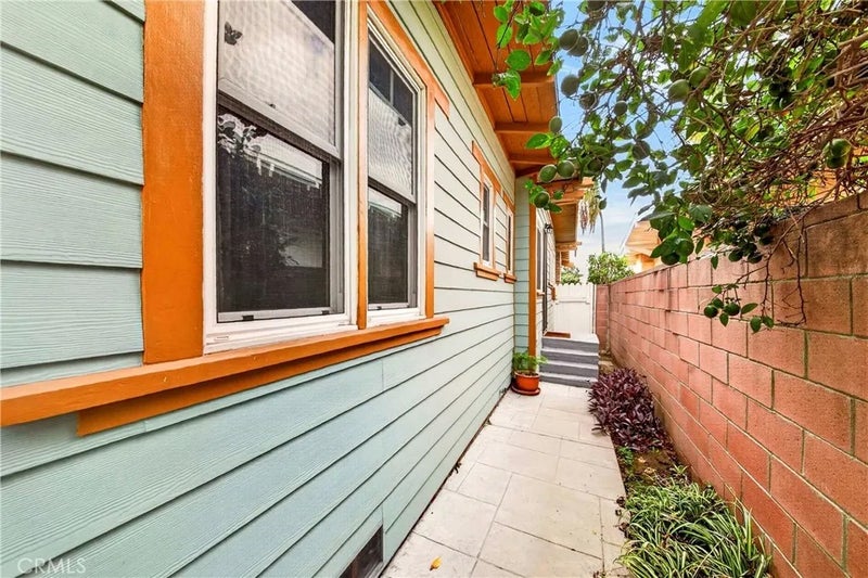 1705 W 52nd