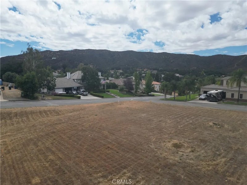 13581 Pineridge