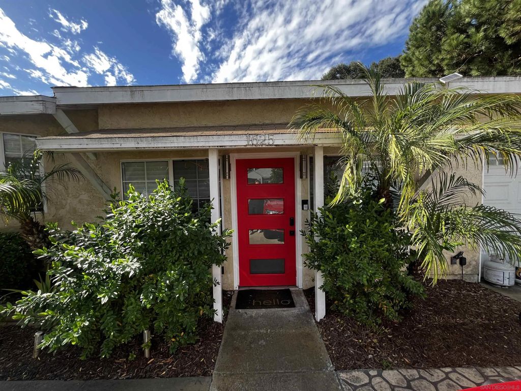 Photo of 1625 Stewart St, Oceanside, CA 92054 (MLS # 260001949)
