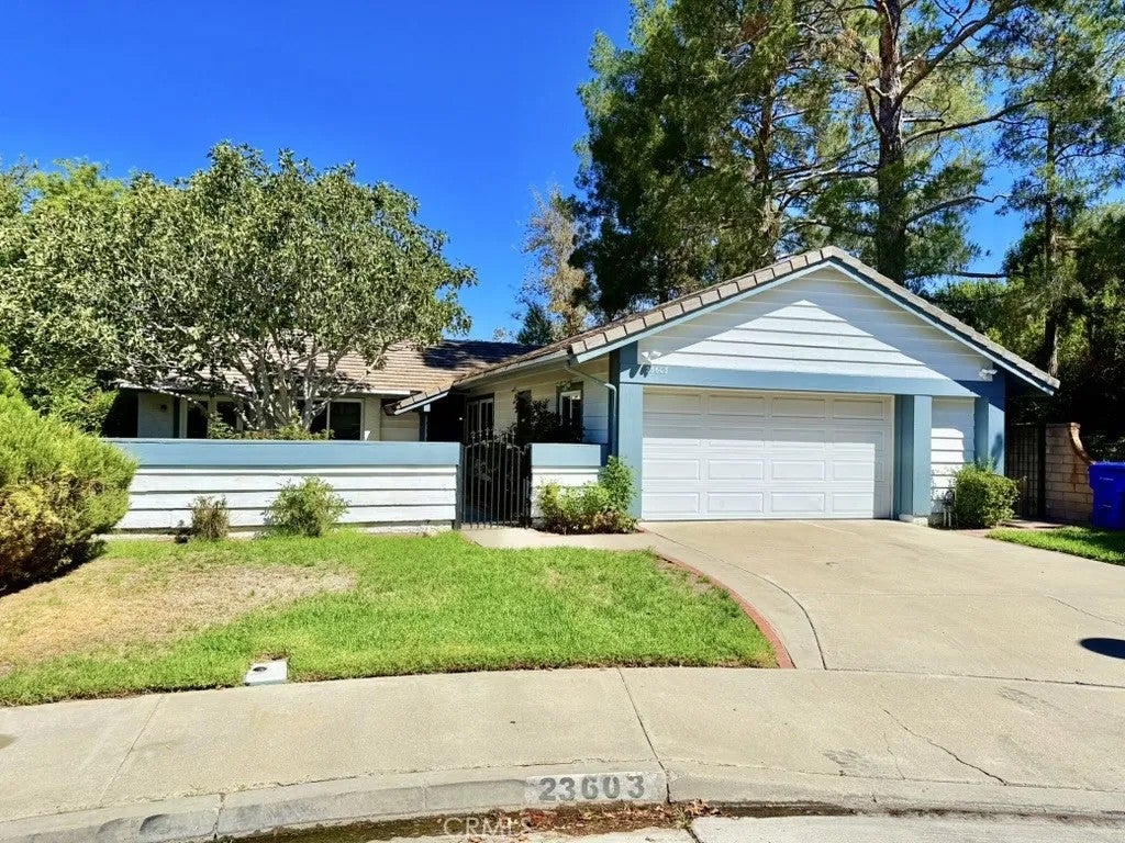 Photo of 23603 bajada Drive, Valencia, CA 91355 (MLS # SR26185924)