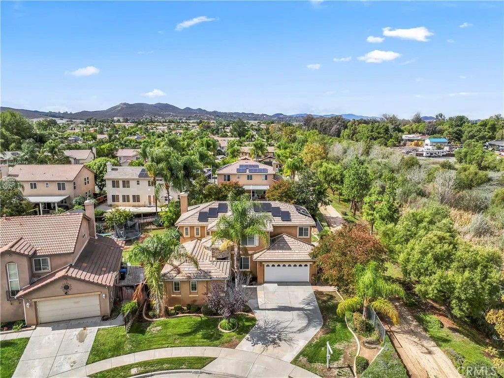Photo of 33545 Nandina Ln, Murrieta, CA 92563 (MLS # CV25228811)