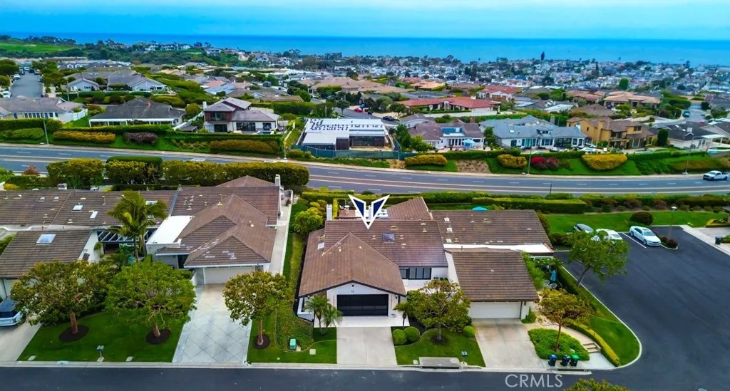 10 White Water Drive