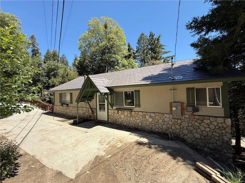 333 La Casita Dr