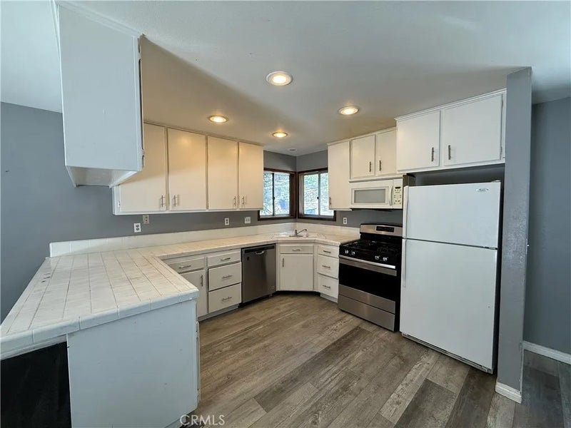 333 La Casita Dr