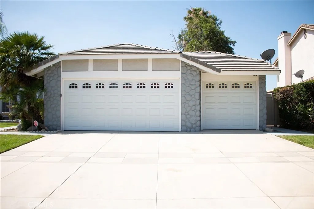 2147 W Fairview Drive