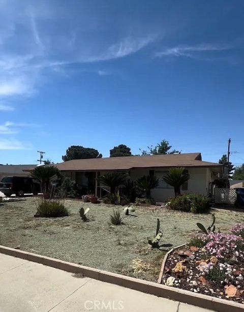 Photo of 913 Cherry Hills Drive, Bakersfield, CA 93309 (MLS # SR26075527)