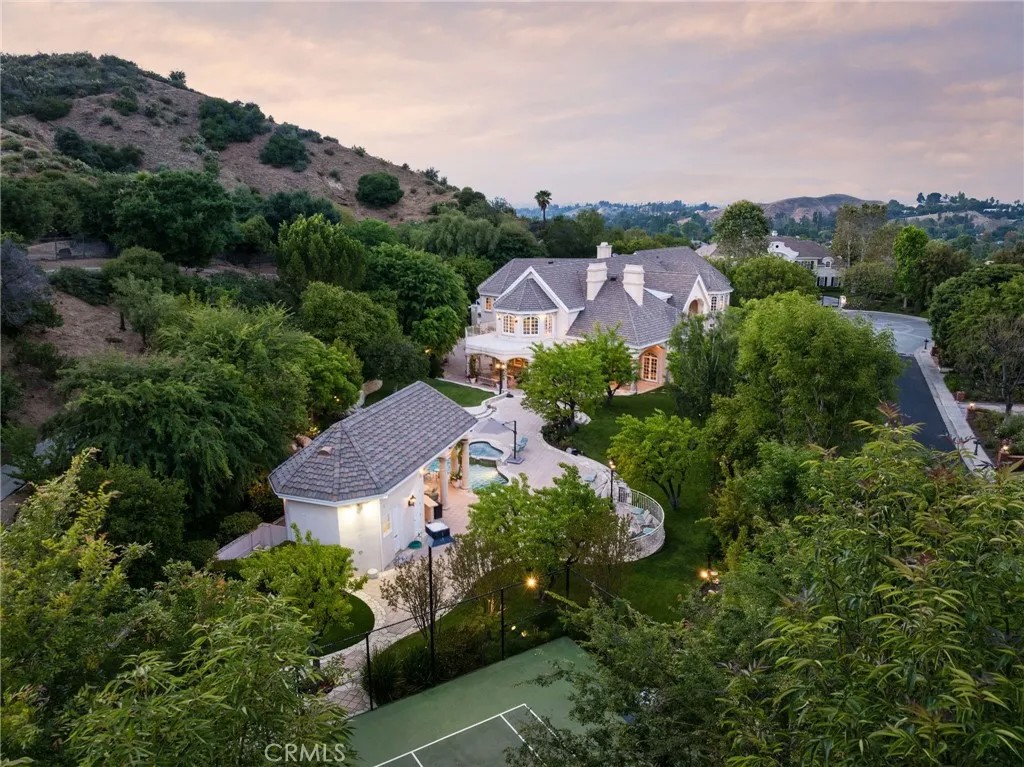 4537 Ellenboro Way
