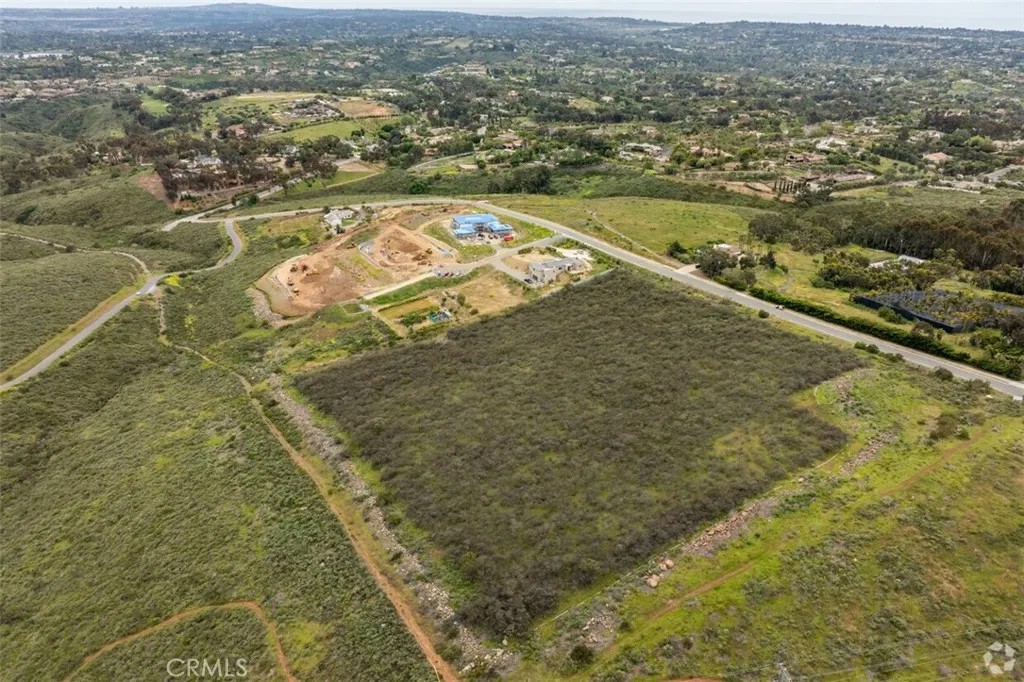1735 Rancho Summit