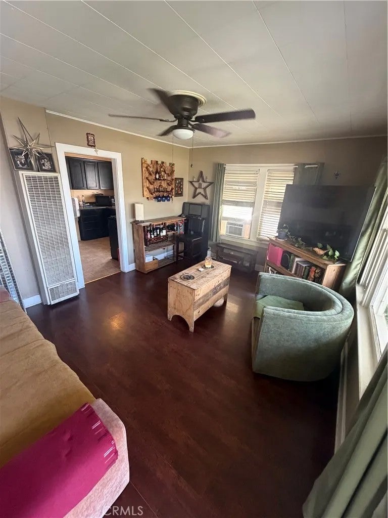 936 N Laurel