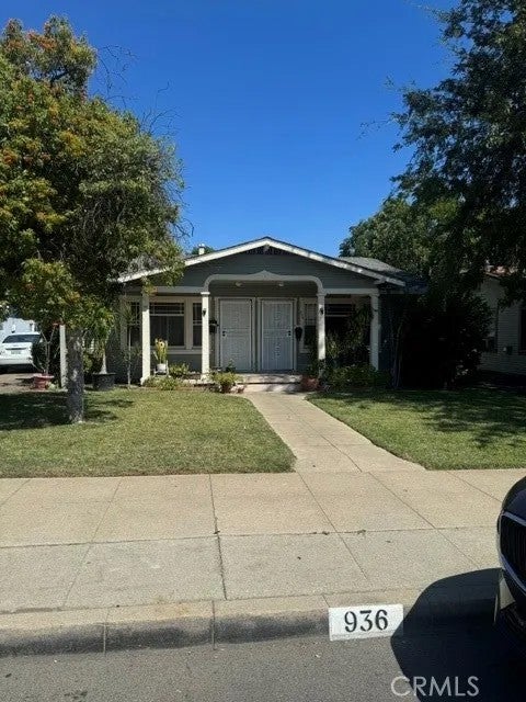 936 N Laurel