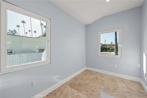 Tiny photo for 1362 Linden Avenue, Glendale, CA 91201 (MLS # GD25238119)