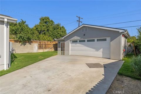 Tiny photo for 1362 Linden Avenue, Glendale, CA 91201 (MLS # GD25238119)