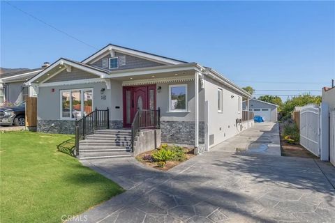 Tiny photo for 1362 Linden Avenue, Glendale, CA 91201 (MLS # GD25238119)