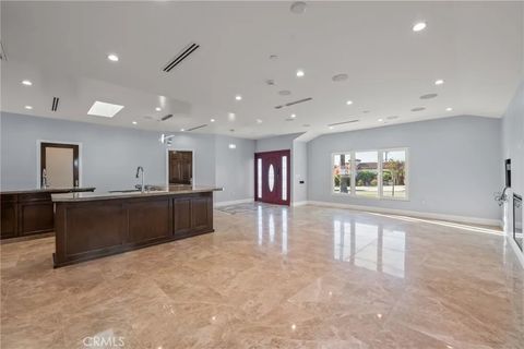 Tiny photo for 1362 Linden Avenue, Glendale, CA 91201 (MLS # GD25238119)