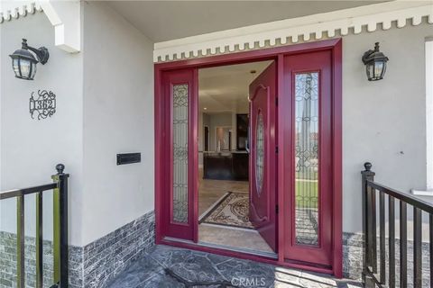 Tiny photo for 1362 Linden Avenue, Glendale, CA 91201 (MLS # GD25238119)