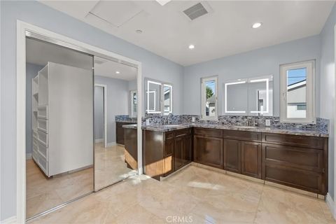 Tiny photo for 1362 Linden Avenue, Glendale, CA 91201 (MLS # GD25238119)