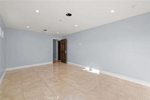 Tiny photo for 1362 Linden Avenue, Glendale, CA 91201 (MLS # GD25238119)