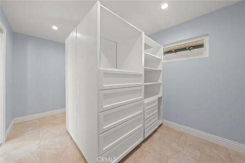 Tiny photo for 1362 Linden Avenue, Glendale, CA 91201 (MLS # GD25238119)