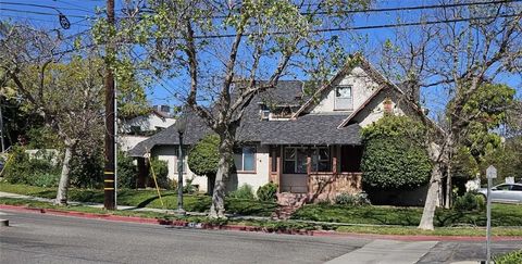 Photo of 2642 Manning Avenue, Los Angeles, CA 90064 (MLS # FR26059251)