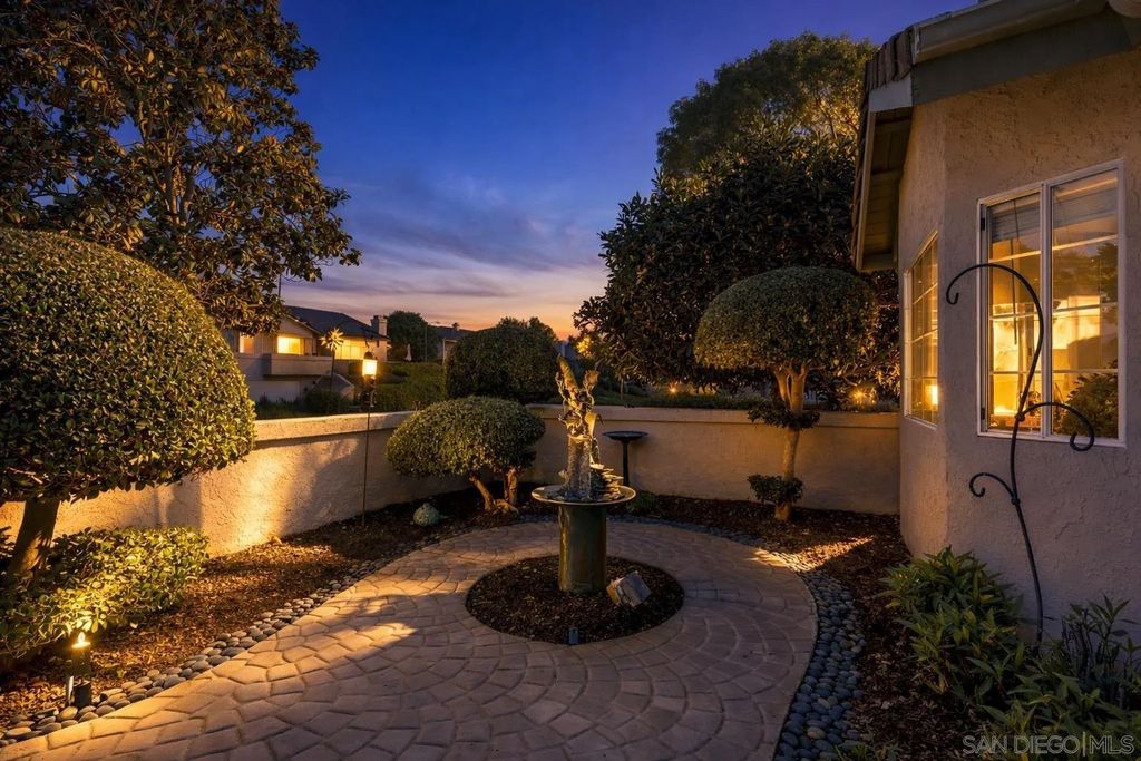 Photo of 56 Via Casitas, Bonsall, CA 92003 (MLS # 260003044)