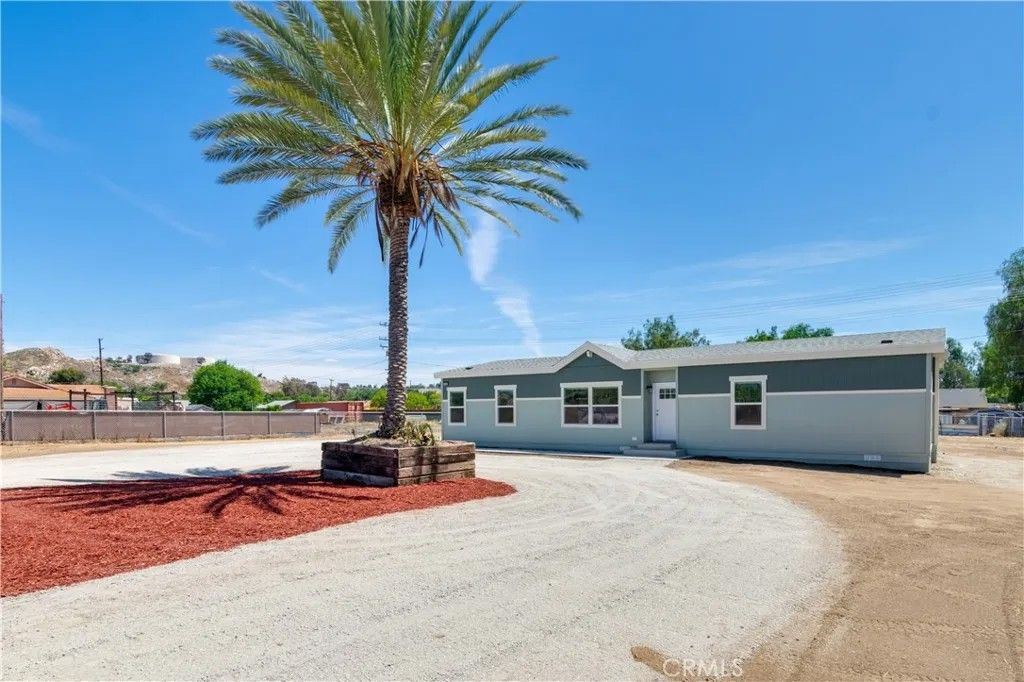 Photo of 19165 Spalding Ave, Riverside, CA 92508 (MLS # IV26087165)