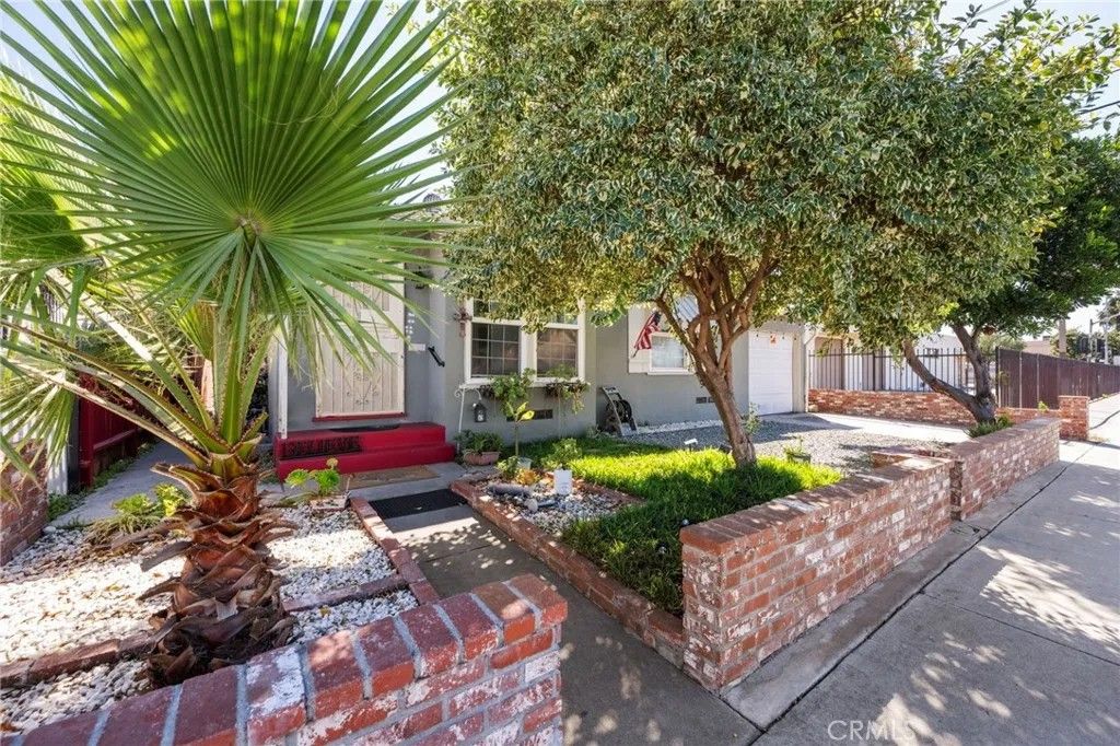 Photo of 5824 Heliotrope Ave, Maywood, CA 90270 (MLS # WS26004460)