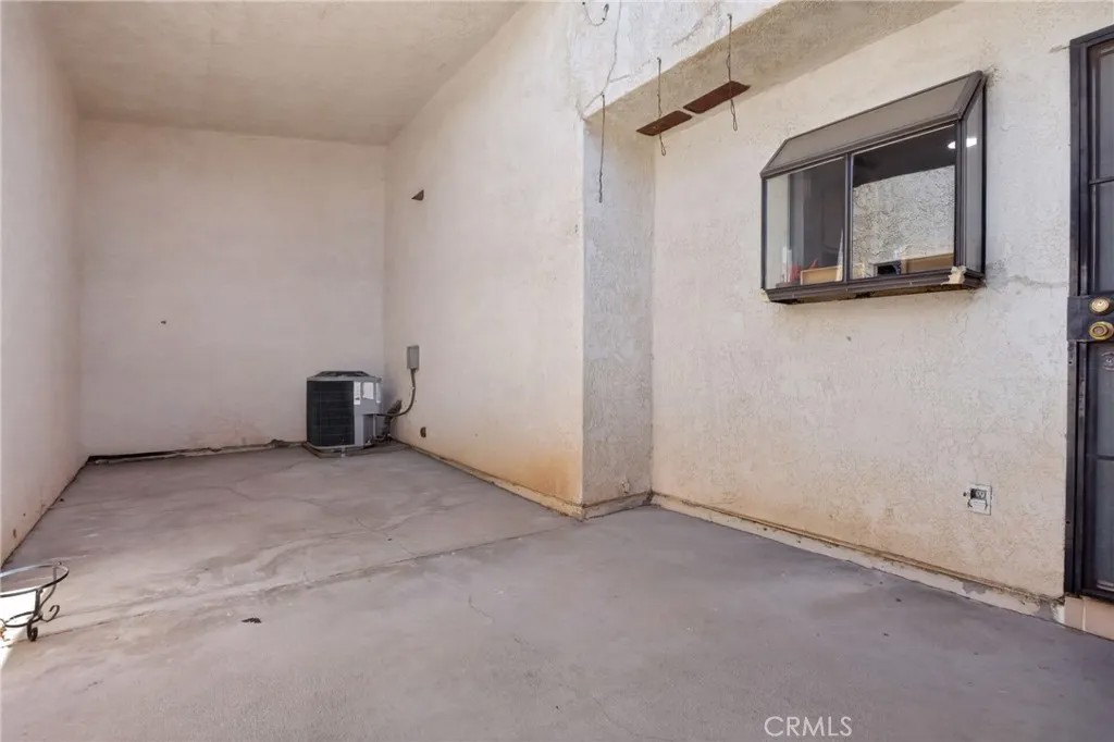 2260 E Avenue Q4