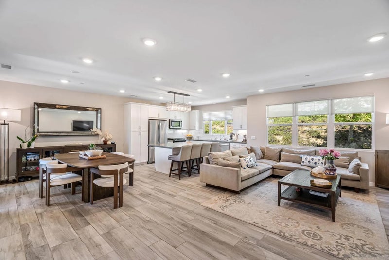 2836 Via Alta Pl