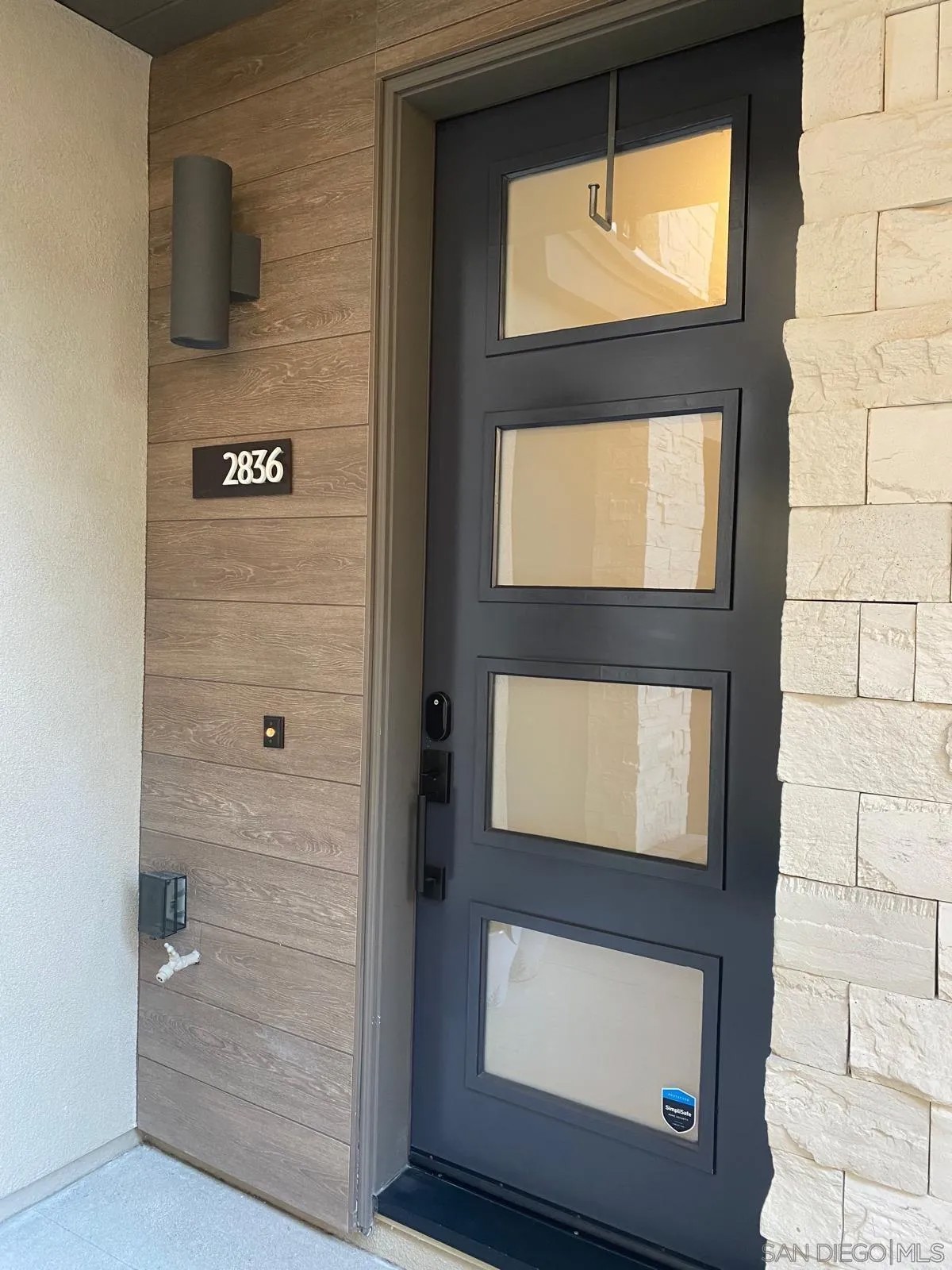 2836 Via Alta Pl