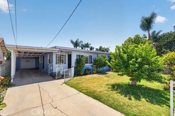 15834 E Kingside