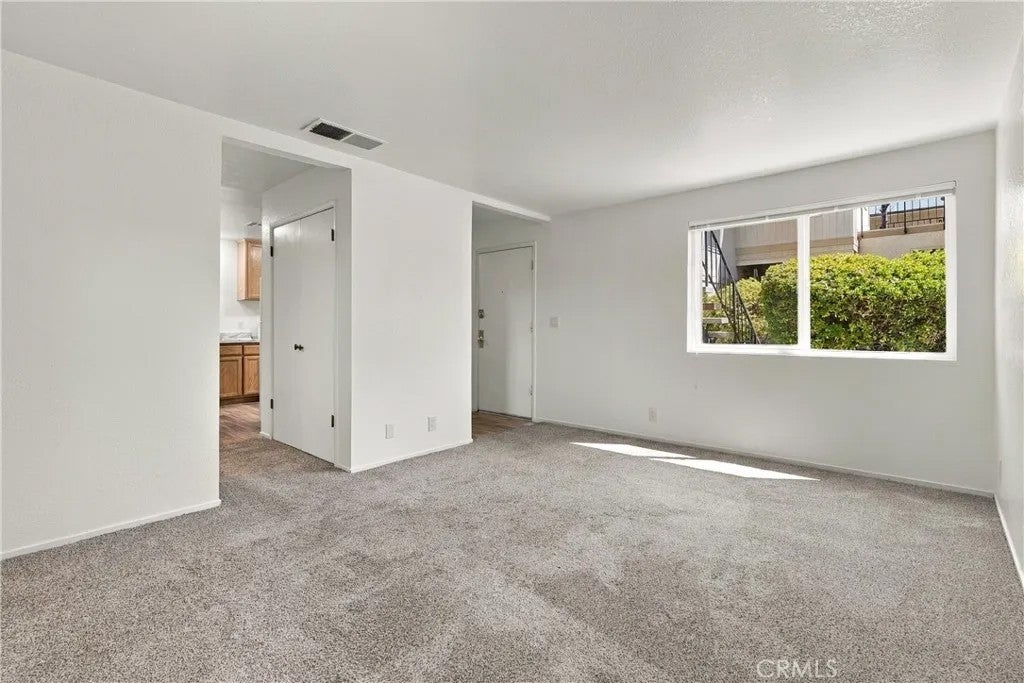 5525 Capistrano