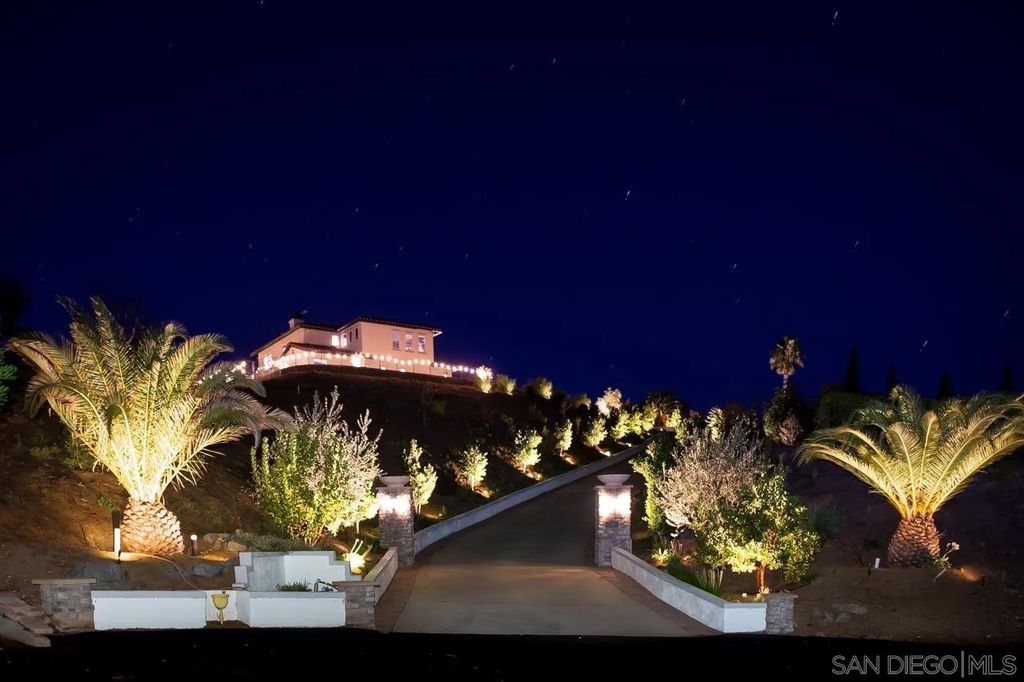 Photo of 1210 Clos Duval, Bonsall, CA 92003 (MLS # 250042930)