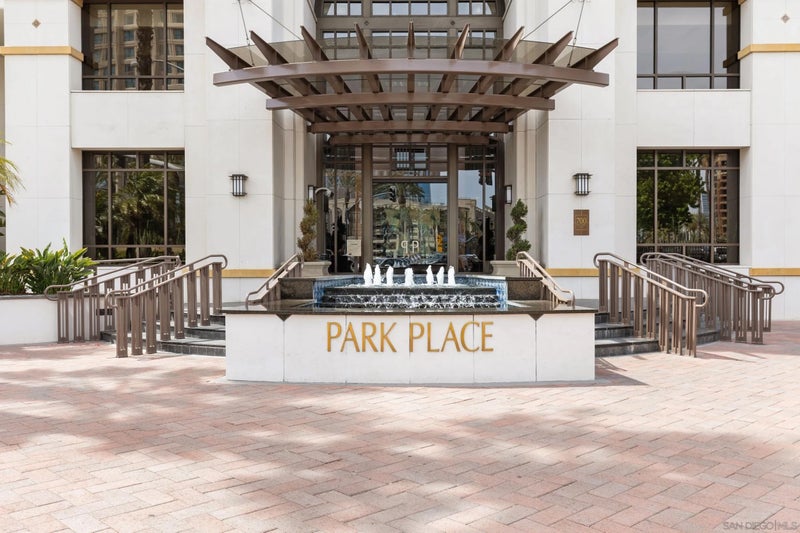 700 W Harbor Dr. 1502