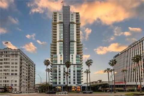 Photo of 400 W Ocean Boulevard #902, Long Beach, CA 90802 (MLS # OC25088104)