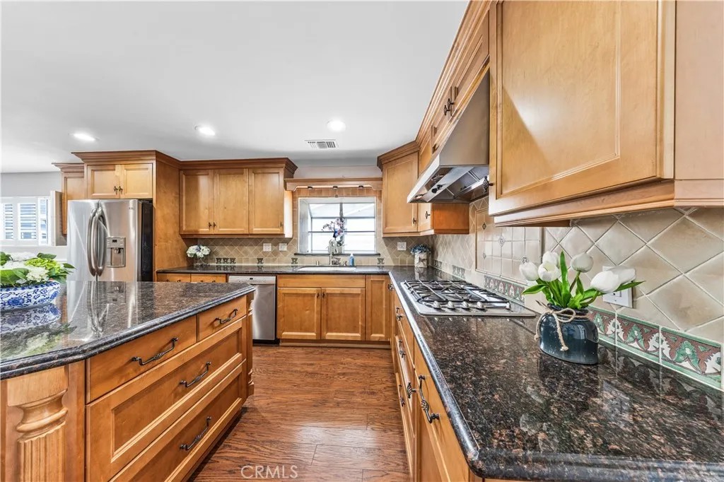 927 Montecito