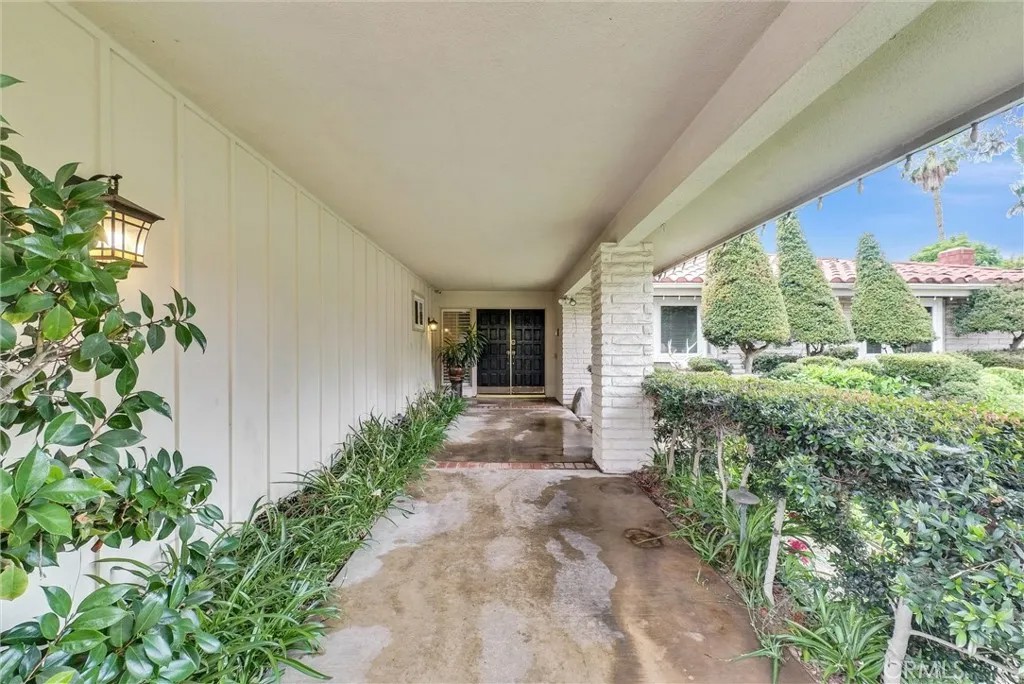 2308 N Lowell Lane